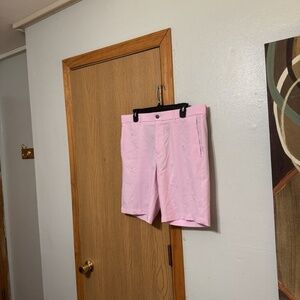 Penguin by Munsingwear Size 34 Pink w/Penguin Graphic Flat Front Golf Shorts